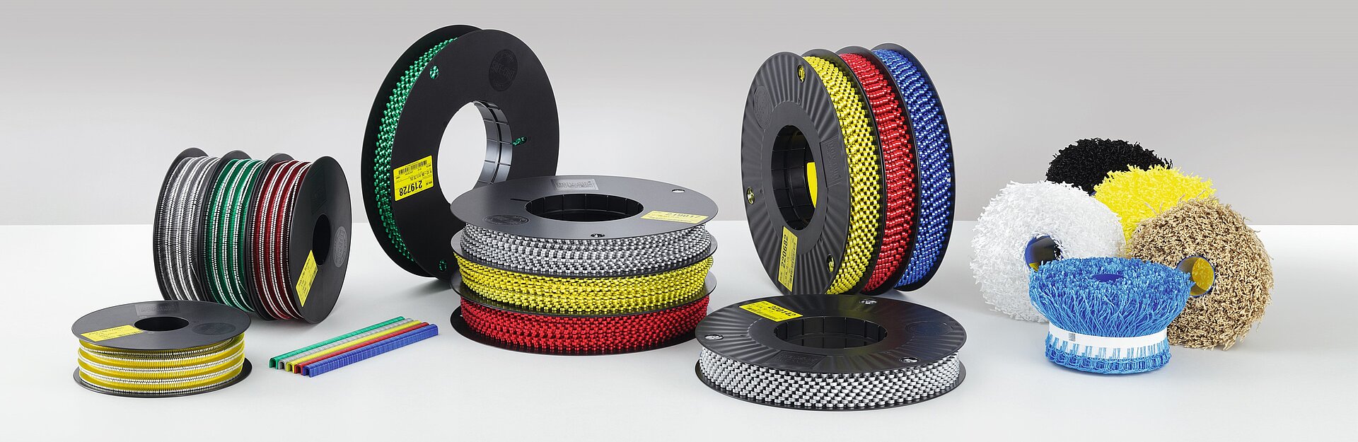 Clips und Schlaufen von Poly-Clip System Clips und Schlaufen von Poly-Clip System